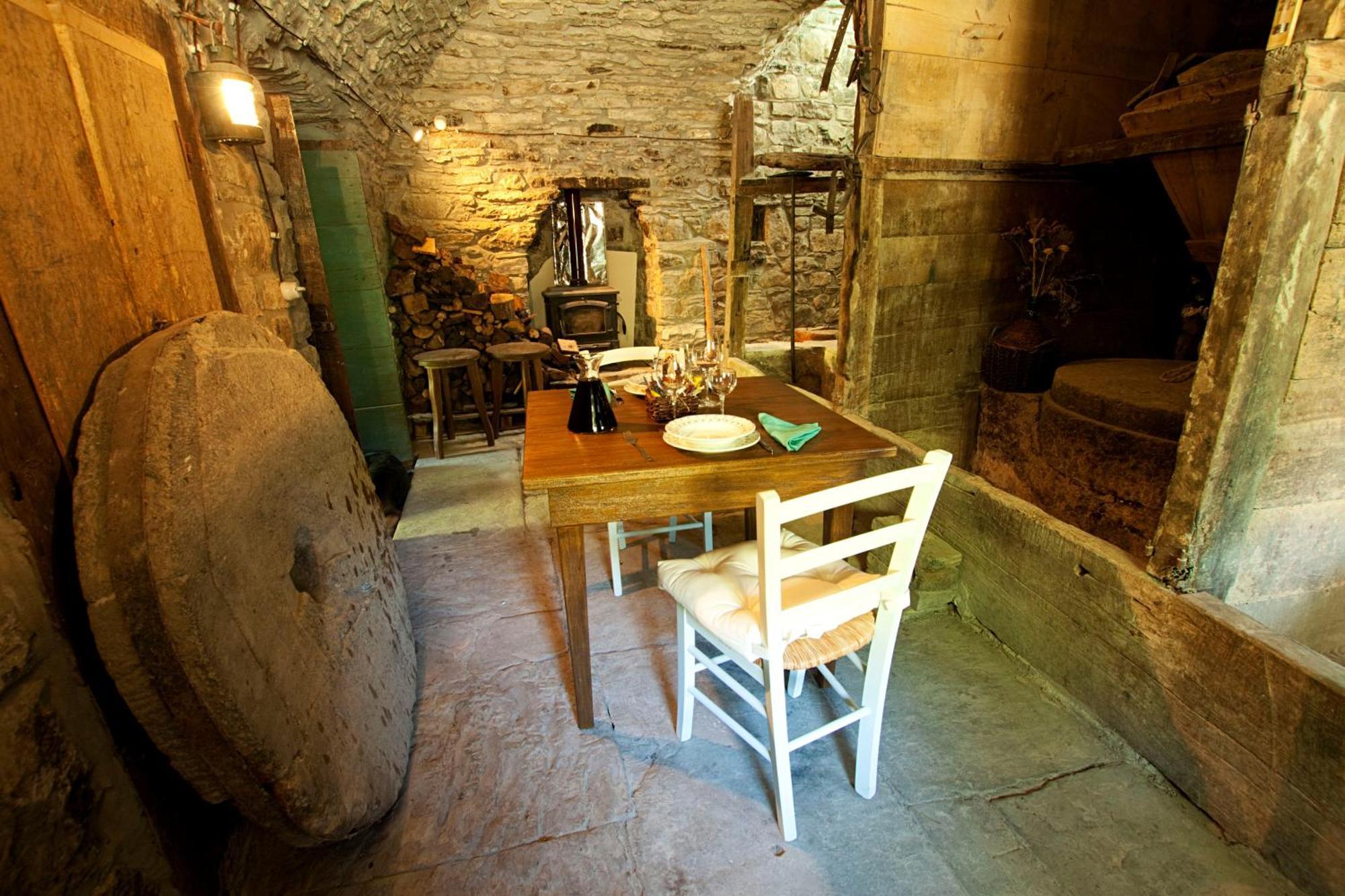 Mulino Marghen - Restored Watermill - Accomodation And Retreat Center Zeri Bagian luar foto
